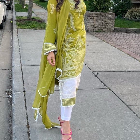 New Lawn Suit Size Small-Med - Picture 8 of 8